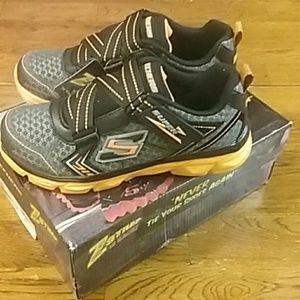 Youth size 3 skechers sneakers